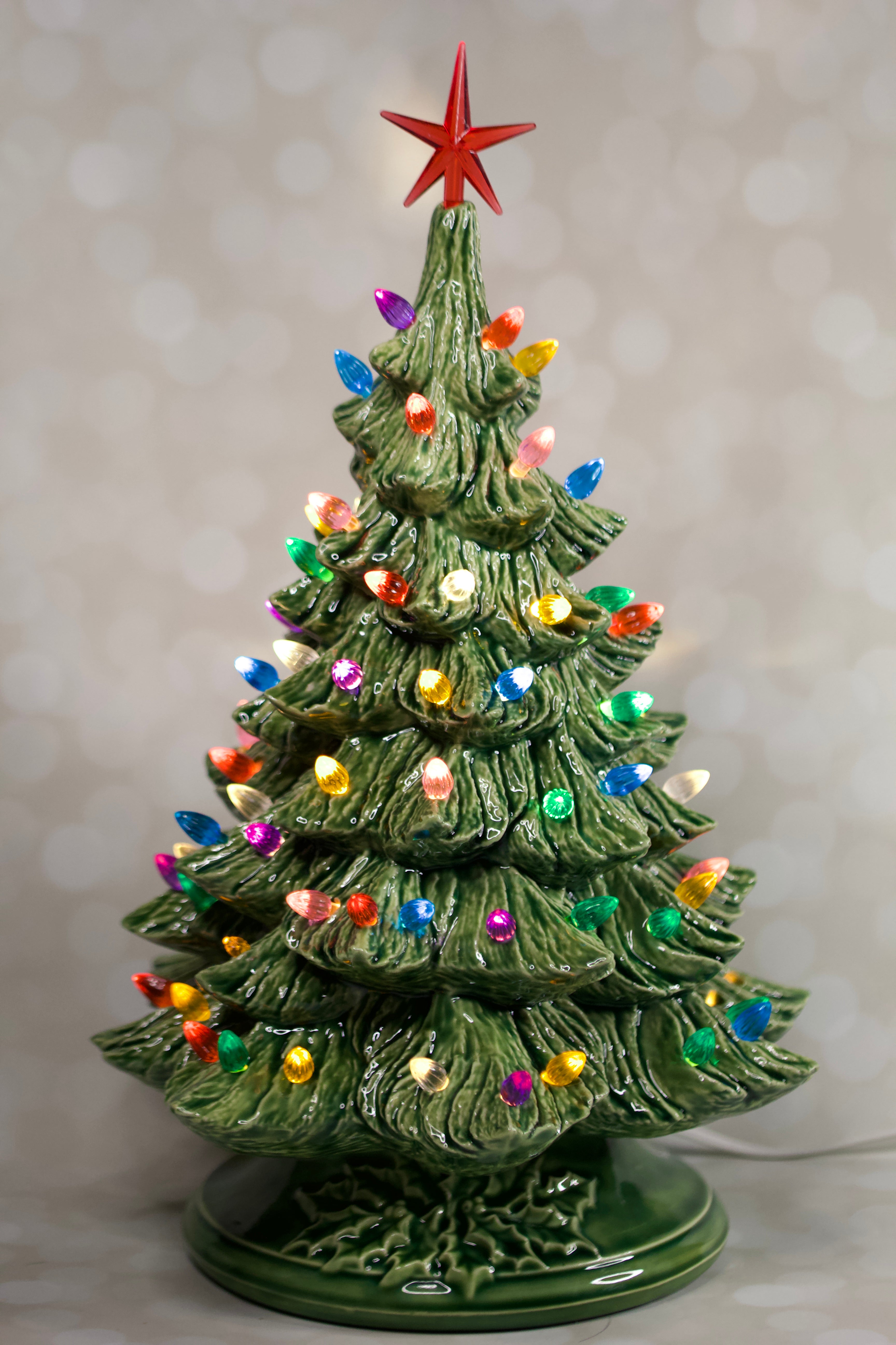 Vintage Nowell-342 Christmas Tree Classic Green with Holly Base