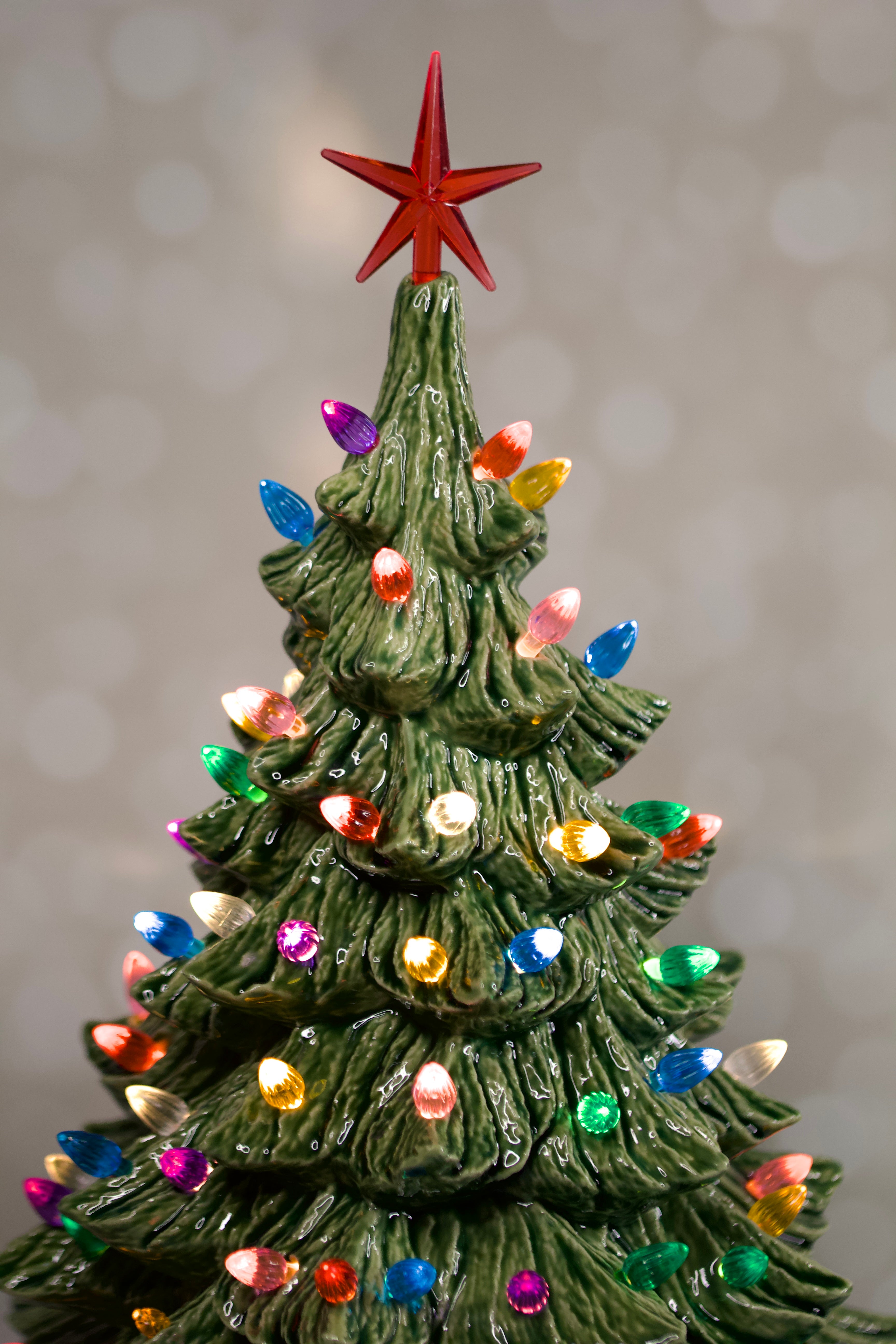 Vintage Nowell-342 Christmas Tree Classic Green with Holly Base